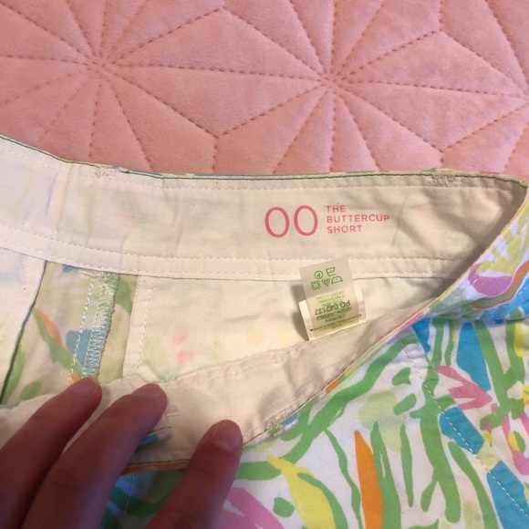 Lily Pulitzer Buttercup shorts - Picture 3 of 3